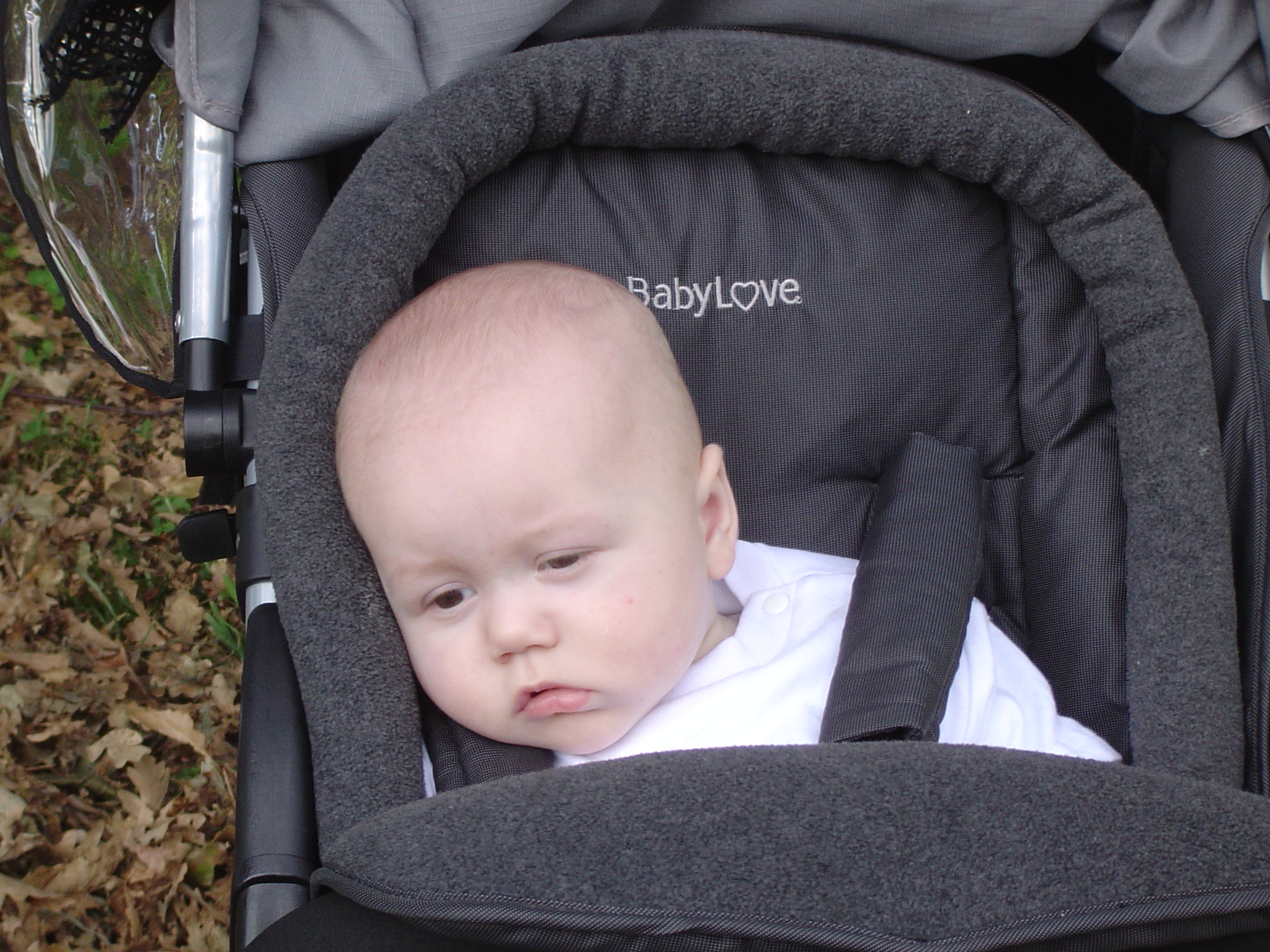 Baby/2004-03-21/Just woke up after a blade 2.jpg